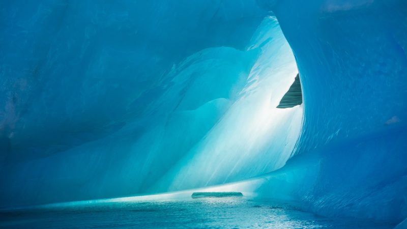 Arctic Snow Hotel