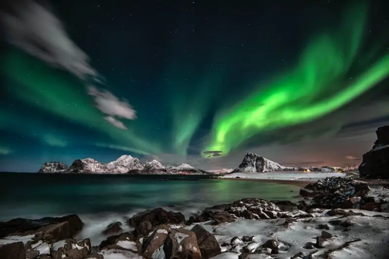 Chase Northern Lights (Aurora Borealis)