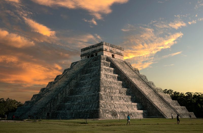 Explore the Ruins of Chichén Itzá 