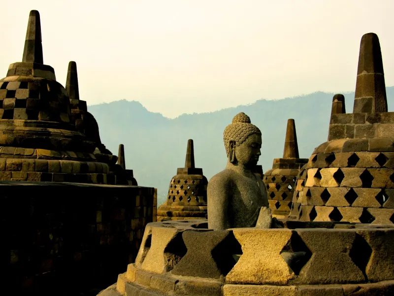 WOW! Full service flights from Stockholm to INDONESIA (Jakarta) from €378