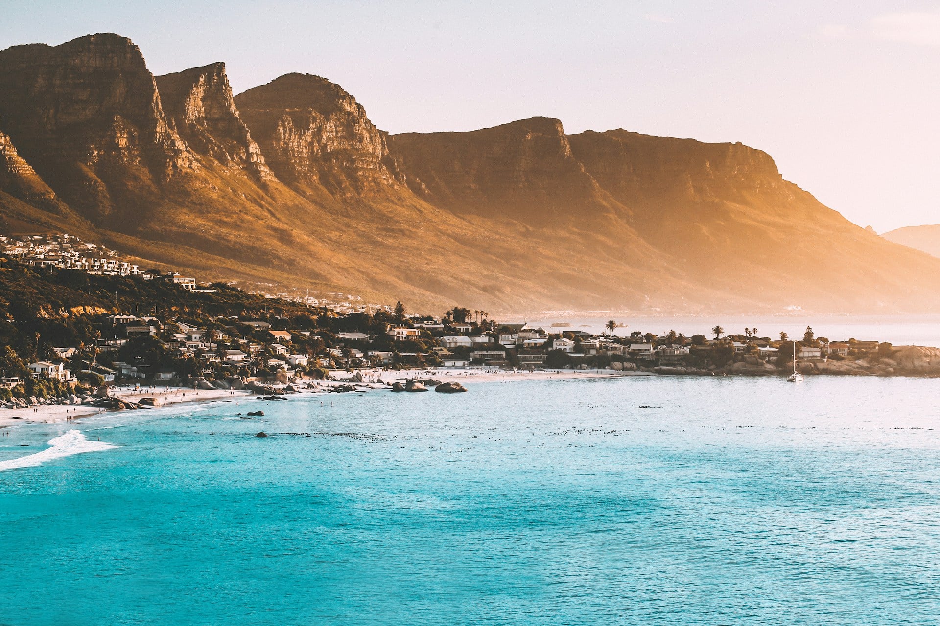 HOT! Direct flights from Cape Town, South Africa to London from £151 one way
