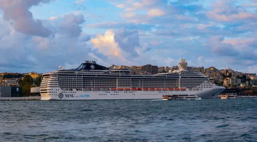Eastern Mediterranean cruise from Bari to Rome for €329 (6 Days)
