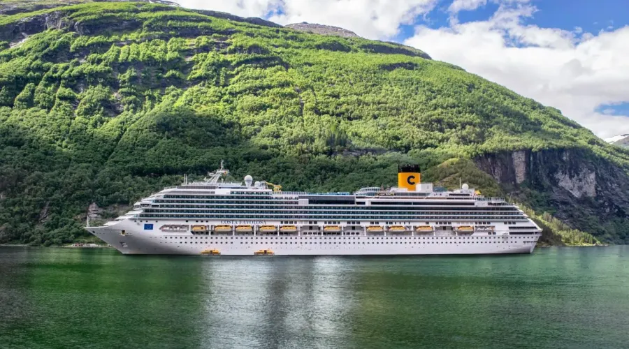 Costa Smeralda: Cruise from Savona to Gran Canaria via Barcelona & Málaga for €349 (8 Days)